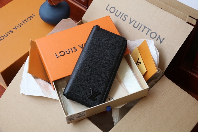 LV Wallets 285